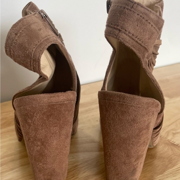 8.5 - Picture 4 of 5